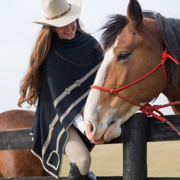 Reitmode, Reiterbekleidung kaufen, Reitbekleidung kaufen: Pferdeponcho für ReiterInnen, Damen Ponchos, Pferde Ponchos