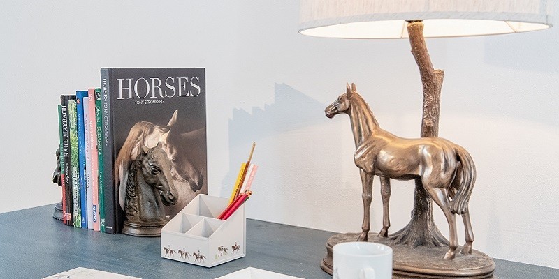 Exklusive Pferdegeschenke: Pferde Lampen, Laternen & Pferde Skulpturen